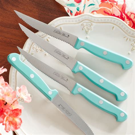 Chicago Cutlery is a brand thats pretty well-known for its knife sets, and this traditional steak knife set is the best for those on a budget. . Steak knives at walmart